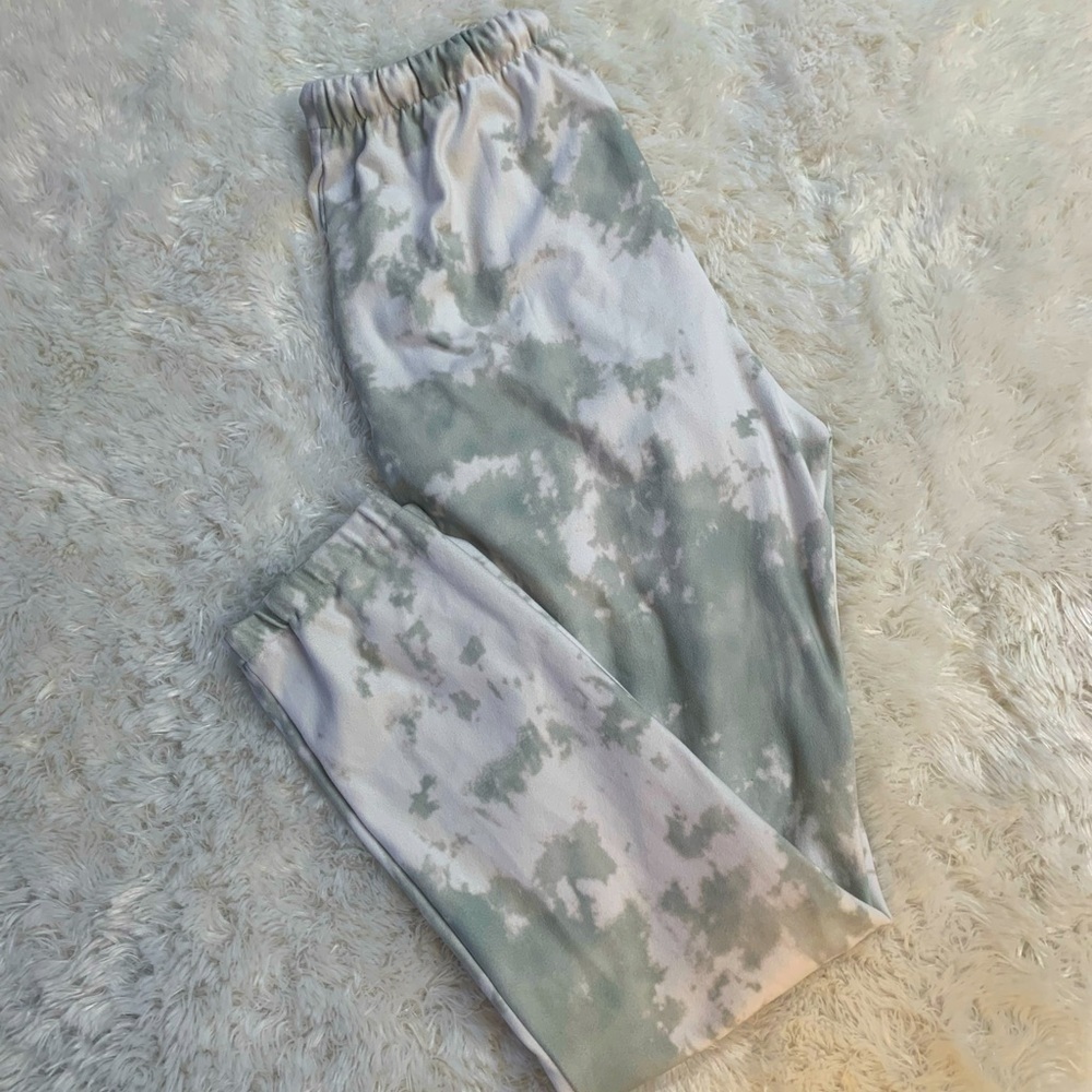 In-branded Tie Dye Sweatpants!